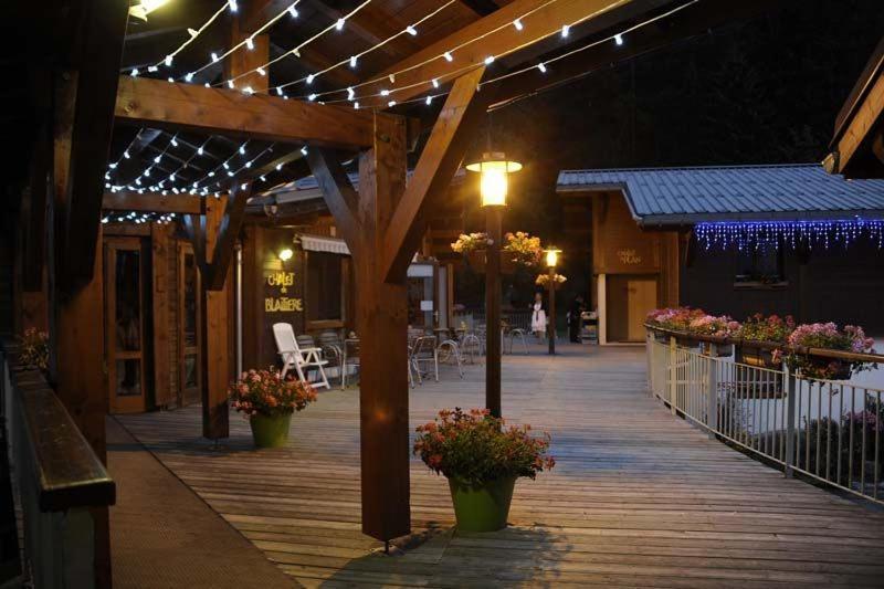 Les Chalets Des Aiguilles Шамони Екстериор снимка